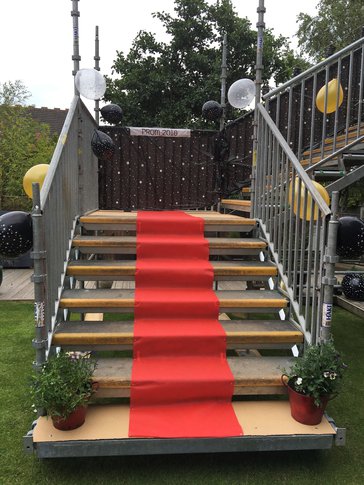 Tamworth Scaffolding: Public Access Staircase - Public Access School Prom
