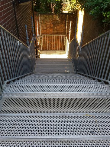 Tamworth Scaffolding: Staircase - Public Access Public Access 
